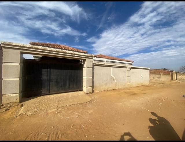 2 BEDROOM HOUSE FOR SALE IN BRAM FISCHERVILLE